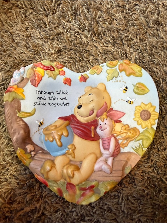 The Bradford Exchange Other - Winnie the Pooh Heart Wall Plaque - Yellow & Red